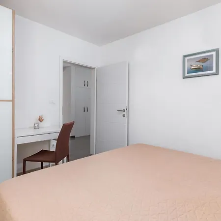 Prázdninový dům 3 Bedroom Lovely In *