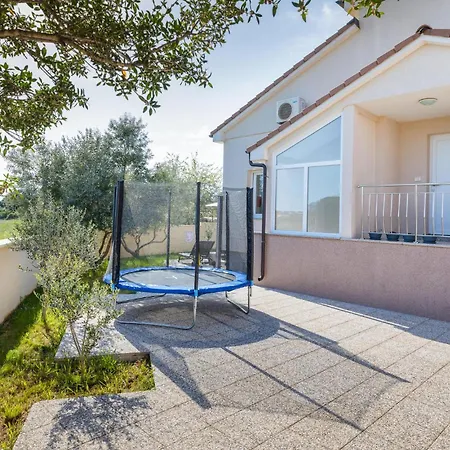 3 Bedroom Lovely In *